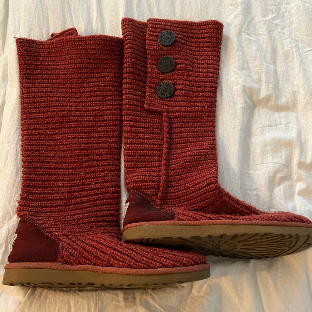 Ugg classic knit boots